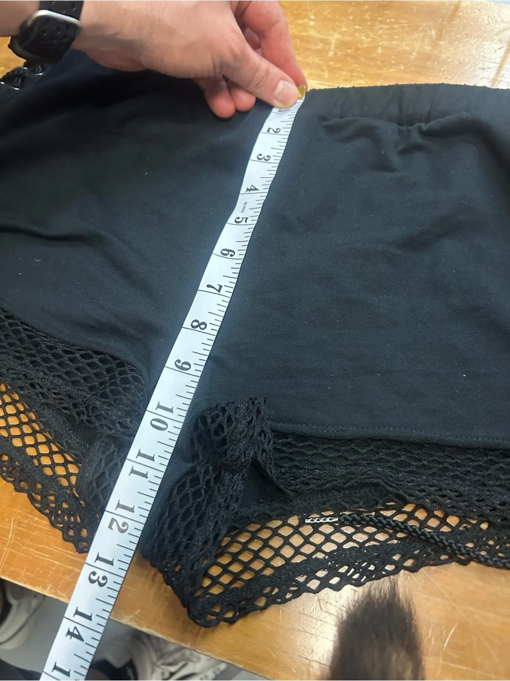Hot Topic Black Lace-Up mesh Trim Women’s Shorts 🩳 L - Picture 6 of 8